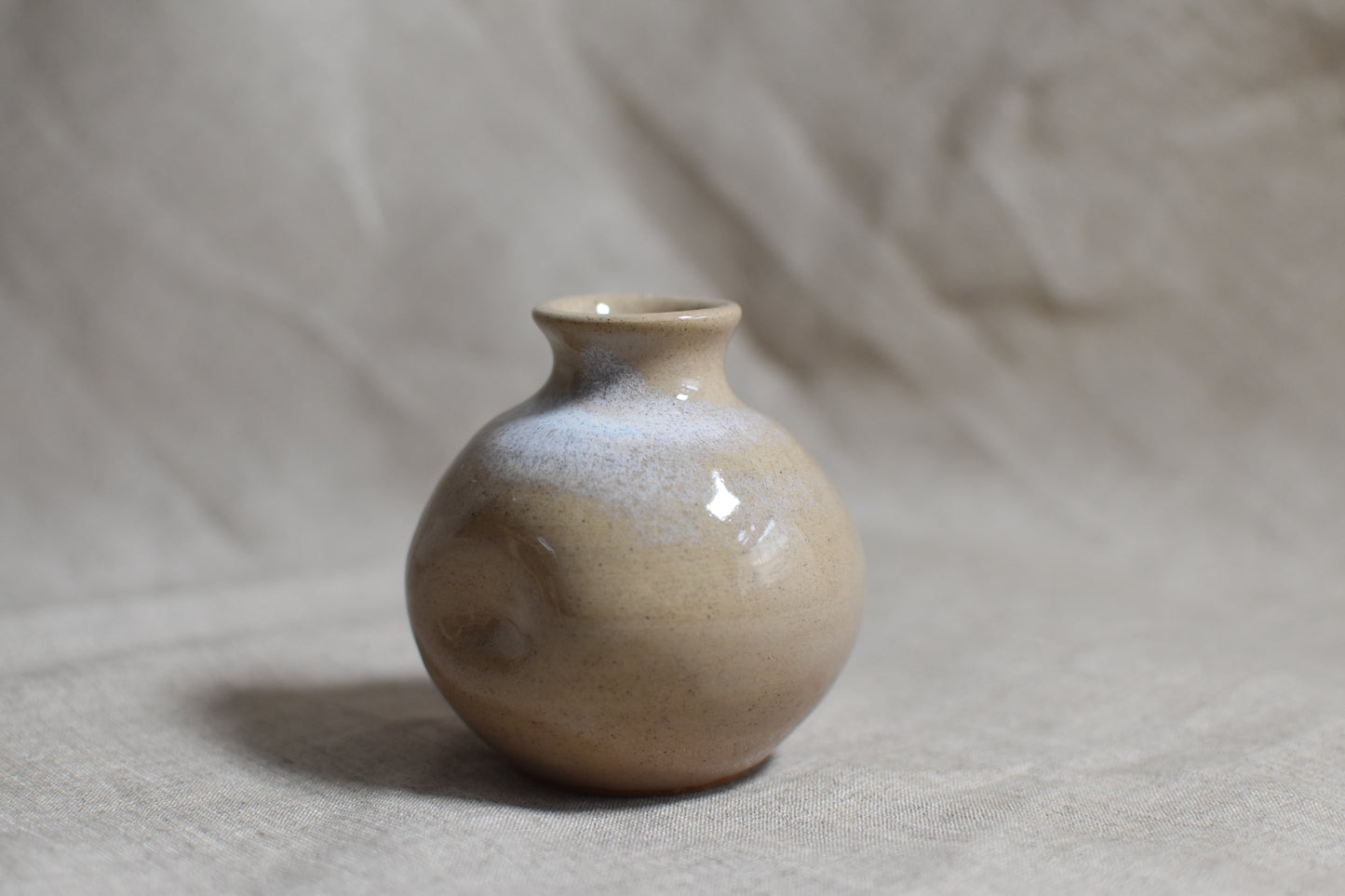 bud vase // whisper