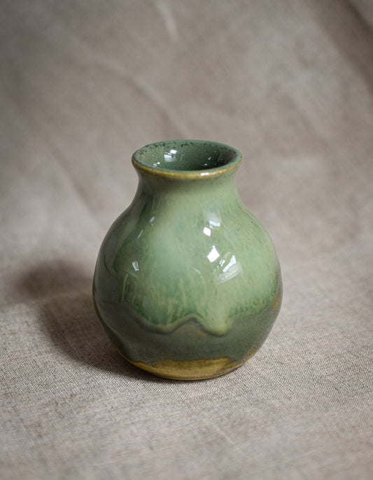 bud vase // emerald